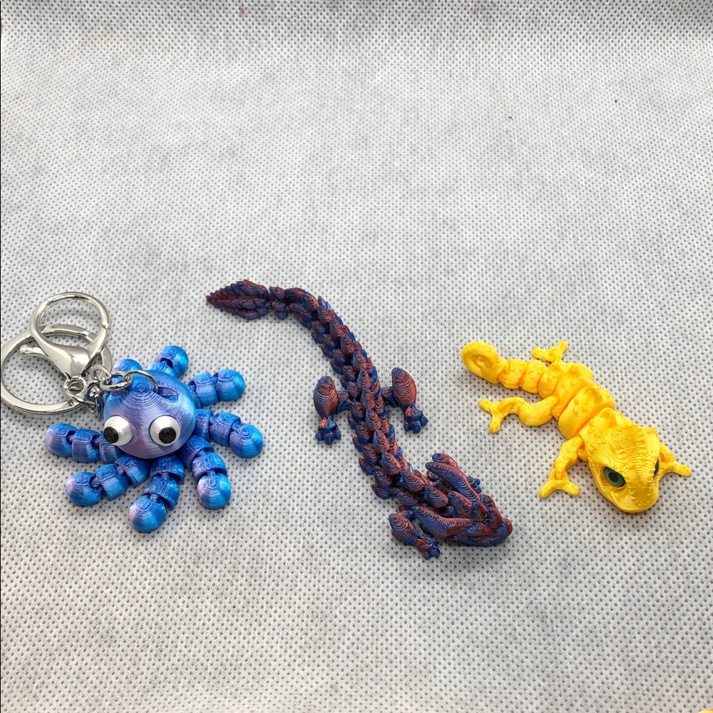 Yellow Gecko Reptile Figurine - Bright Decorative Pet Accessory